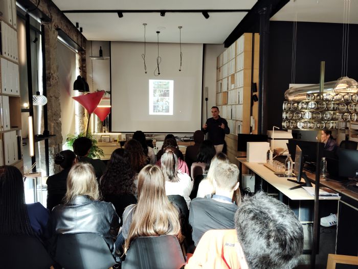 VBOBilbao argiztapen-proiektuen estudiora bisita.